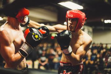 two men boxing